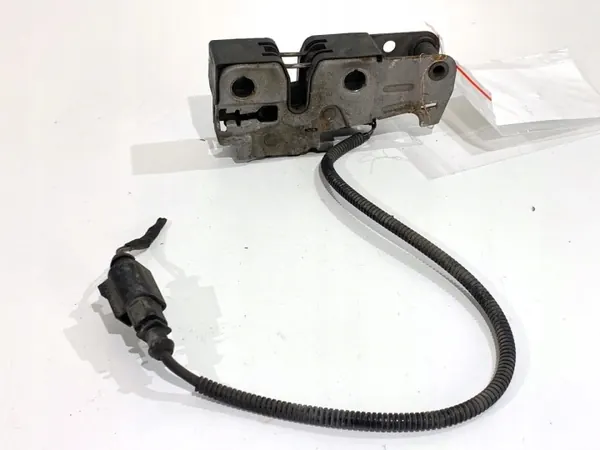 OEM 5M1823509D etukonepeltilukko VW Golf Plus:lle image 2