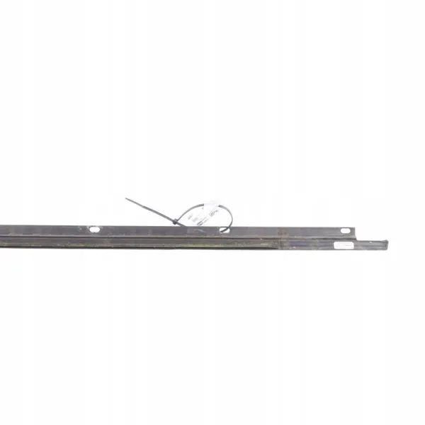 VW Golf Mk5 Höger Framdörrlist OEM 1K4837478D image 10