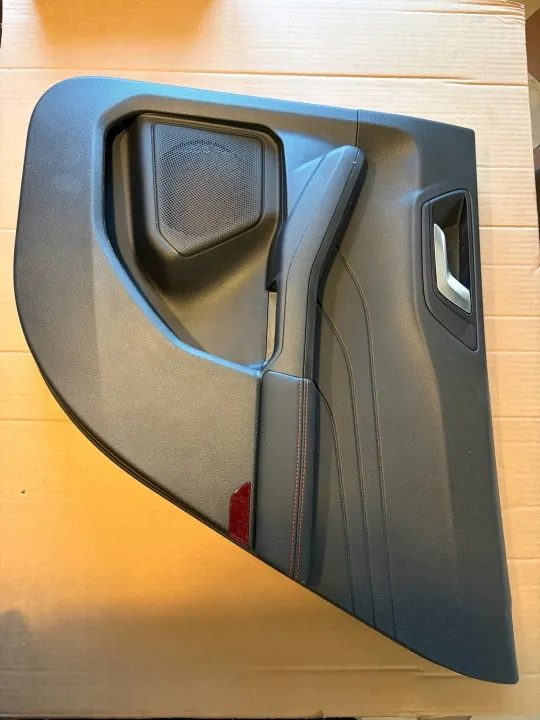Panel de puerta trasera derecha Ford Kuga MK3 OEM LV4B-S27406 image 2