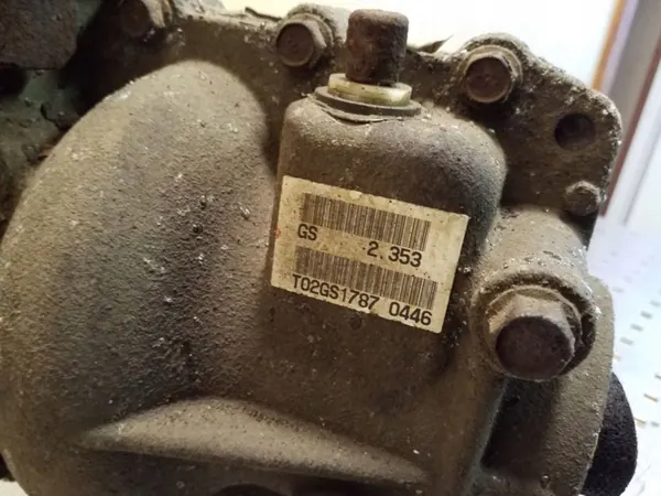 Mitsubishi Outlander Bakre Differential Begagnad image 3