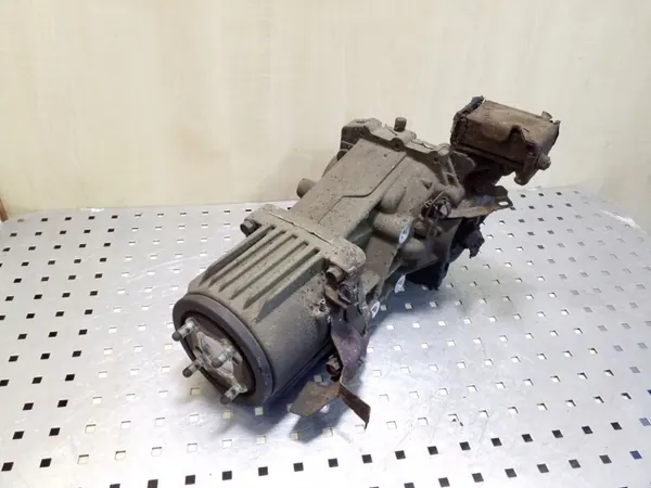 Mitsubishi Outlander Bakre Differential Begagnad image 4