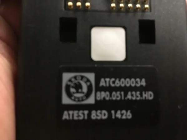 Motorola puhelinteline OEM 8P0051435AF Skoda Superb II:lle image 3