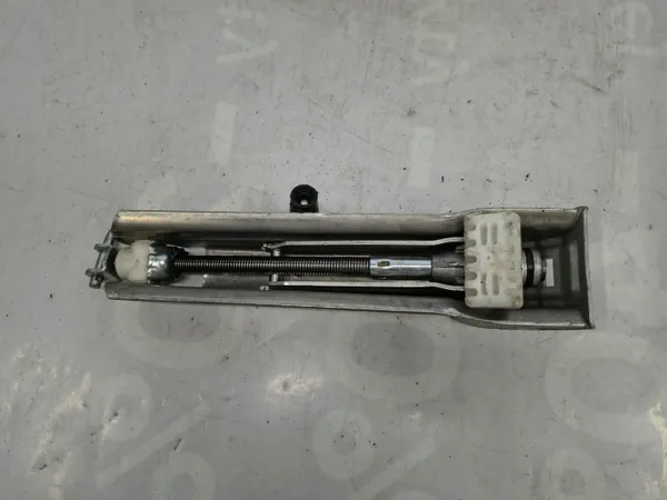 Mercedes-Benz C-Class Abschlepphaken OEM A0005845207 image 5