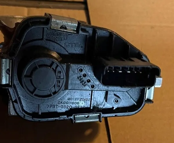 Throttle Body Renault Dacia 1.2 16V H8200067219 image 3