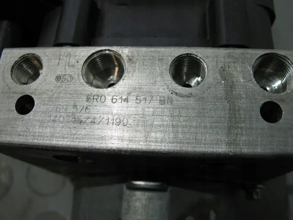 Pompe ABS 6R0614517BN 6R0907379BK pour Audi A1 8X image 6