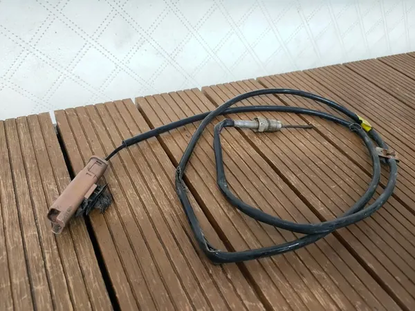 Peugeot OE 9687467980 Sensor de Temperatura de Escape image 2