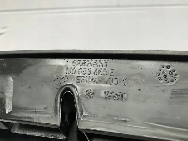 Griglia Paraurti Anteriore Destra Volkswagen Jetta image 4