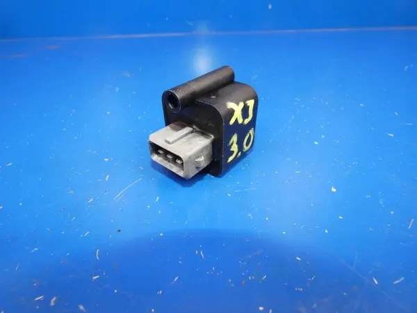 Bränslefilter-vattensensor OEM 9305Z150B för Jaguar XJ image 2