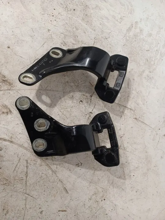 Bisagra de maletero Mercedes-Benz GL X164 OEM A1647401337 image 2
