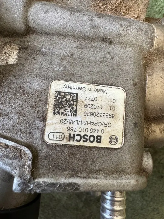 Bomba de inyección Isuzu usada OEM 255927 image 4