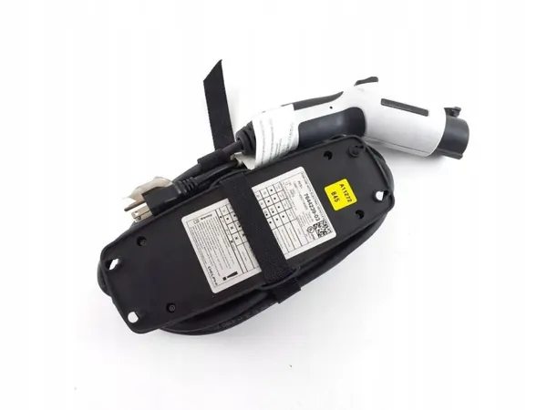 BMW i3 Latauskaapeli OEM 7644239 - Käytetty image 2
