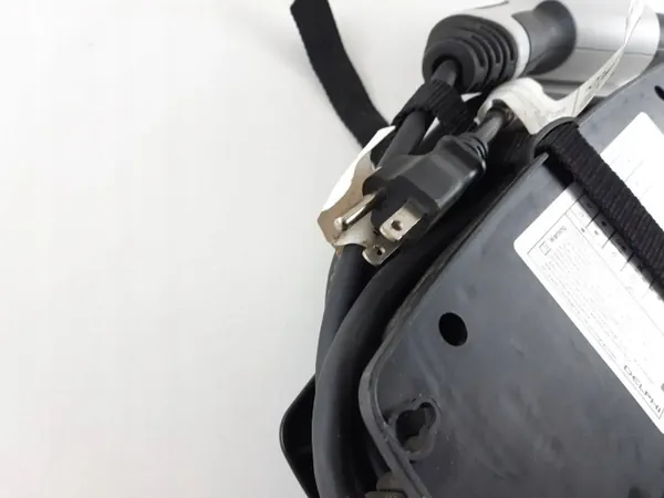 BMW i3 Latauskaapeli OEM 7644239 - Käytetty image 6