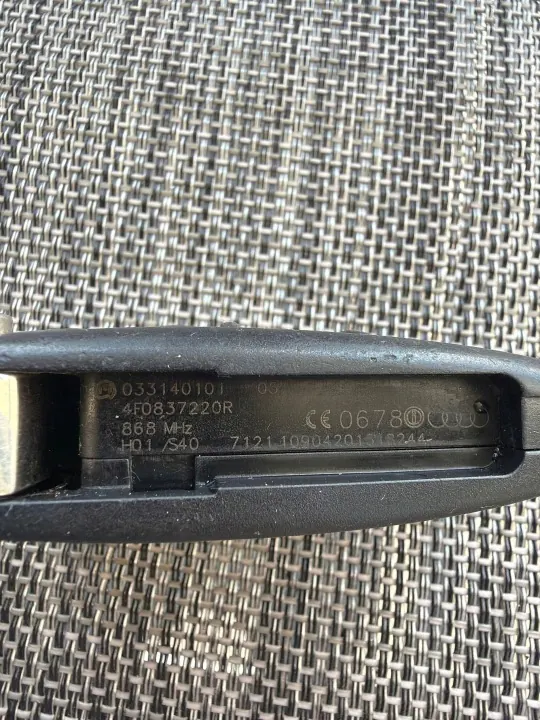 Télécommande Audi A6 C6 OEM 4F0837220R - Occasion image 4