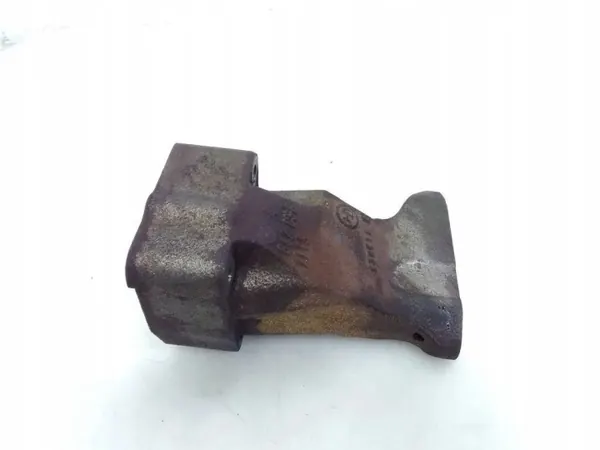 Mercedes-Benz moottoritilan osat OEM A6420961145 image 2