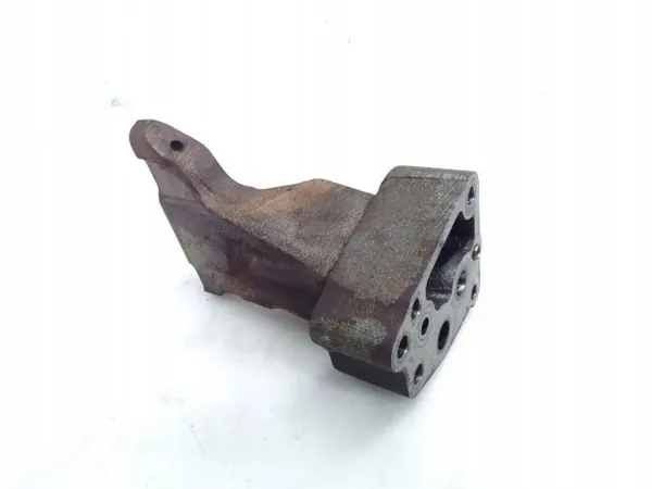 Mercedes-Benz moottoritilan osat OEM A6420961145 image 3
