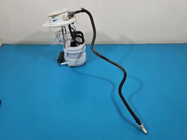 Brandstofpomp Peugeot 3008 II 1.6 T Hybrid4 9823896880 image 5