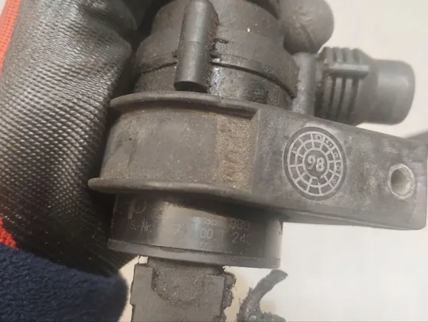 Extra Vattenpump BMW E39 E38 E60 E61 8381989 image 6