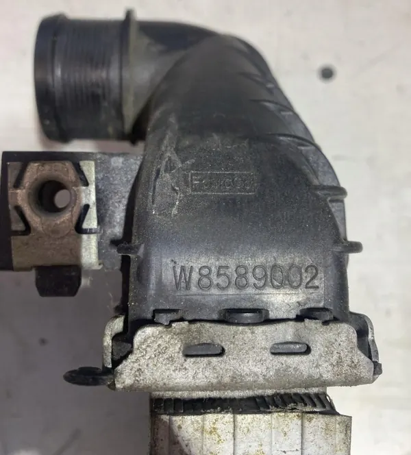 Begagnad Volvo laddluftkylare OEM BV61-9L440-BC S60 image 5