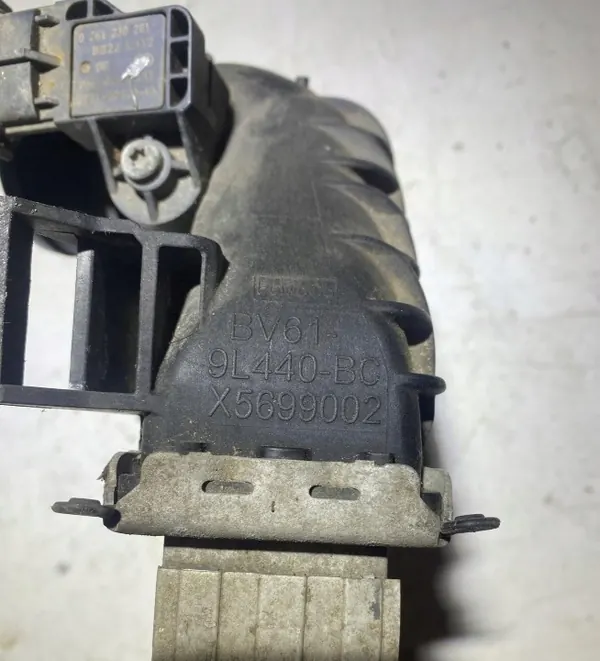 Begagnad Volvo laddluftkylare OEM BV61-9L440-BC S60 image 6