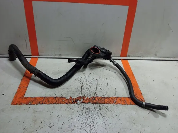 Nissan Micra K14 Vesiputki Termostaatin Kotelo image 3