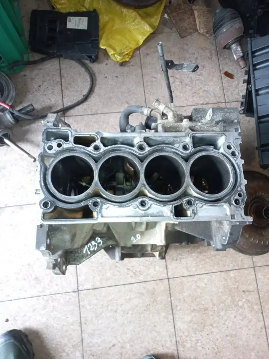 Bloc moteur inférieur MR20 Nissan Qashqai 2.0 image 2