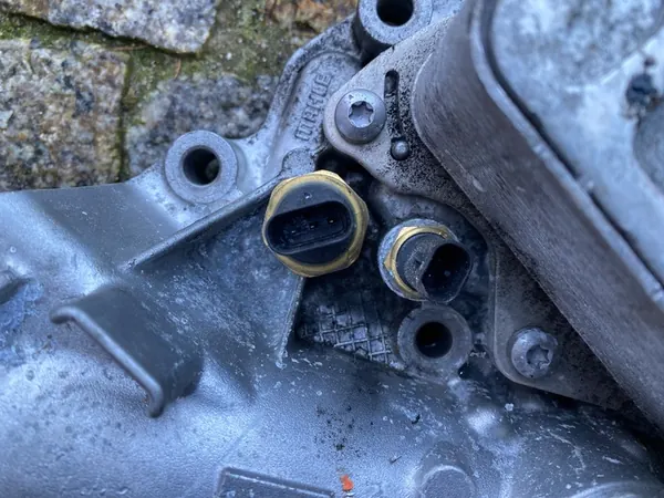 MERCEDES 654 Oljefilterbas 6541805700 image 6