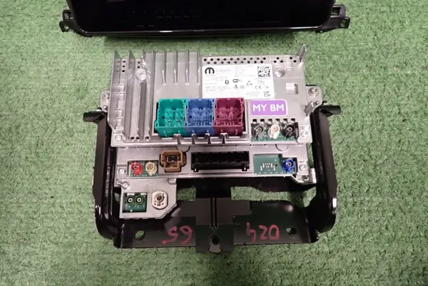 Radio-Navigationsgerät OEM 46863899 - Gebraucht image 3