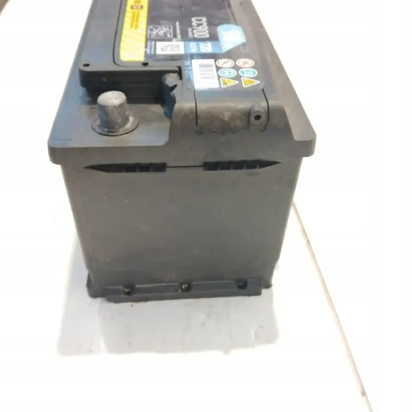 Batería Centra CC900 - 90Ah, 720A, Usada image 4