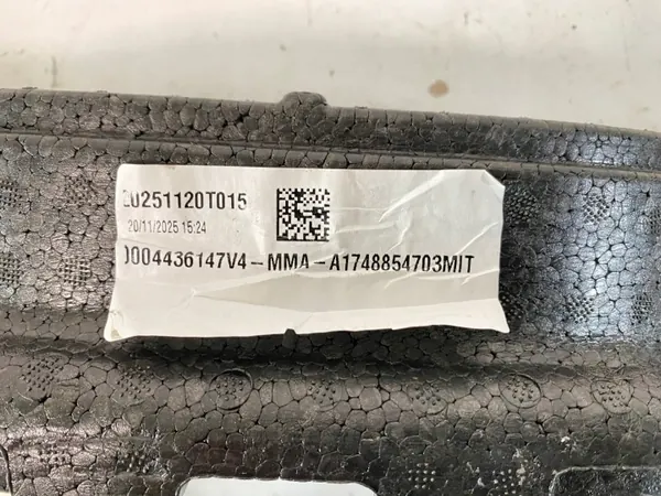Espuma absorbedor parachoques delantero OEM A1748854703 Mercedes CLA image 3