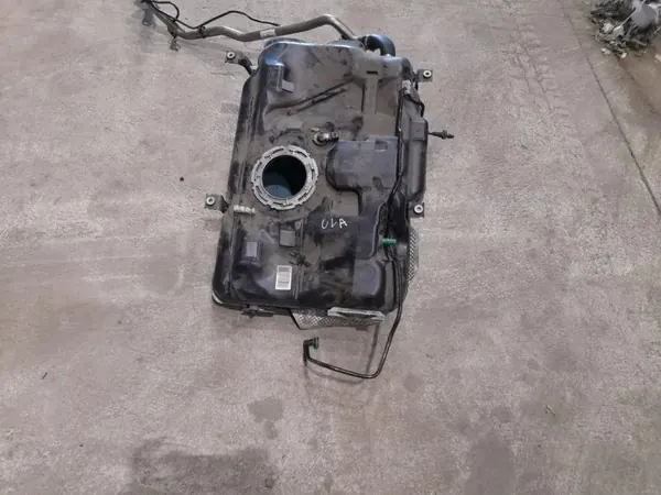 Tanque combustível Mercedes-Benz OEM A2464703001 - Usado image 3