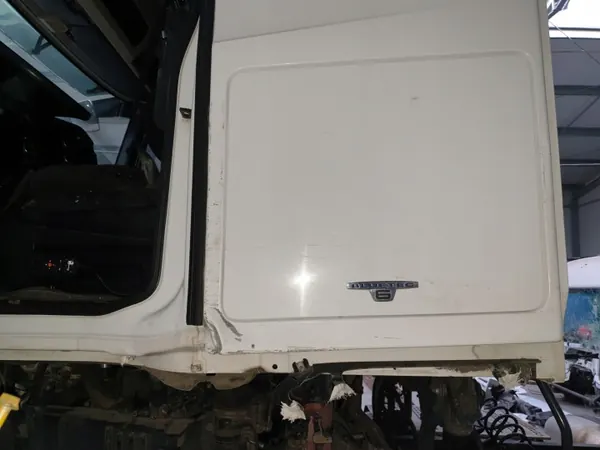 Mercedes-Benz OEM 0006001005 EM Ohjaamokehys image 7