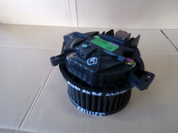 AUDI A4 B6 Ventilador de Aquecimento 8E1820021A image 2
