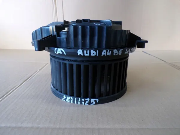 AUDI A4 B6 Ventilador de Aquecimento 8E1820021A image 5