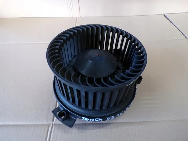 AUDI A4 B6 Ventilador de Aquecimento 8E1820021A image 7