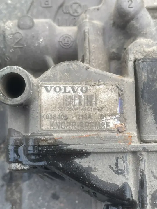 Volvo EBS Klep Controller OEM 21327360 Gebruikt image 4