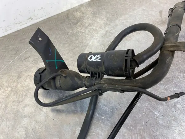 Jeep OE Tankstutzen OEM 068461478AA image 7