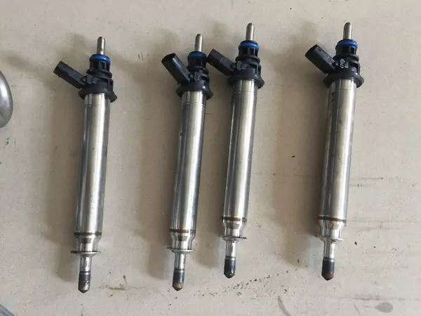 Injecteur MERCEDES GLC W253 2.0 CGI image 1