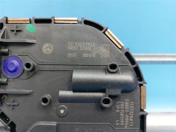 Frontscheibenwischermotor Skoda Octavia III 2013-2020 5E1955023B image 2