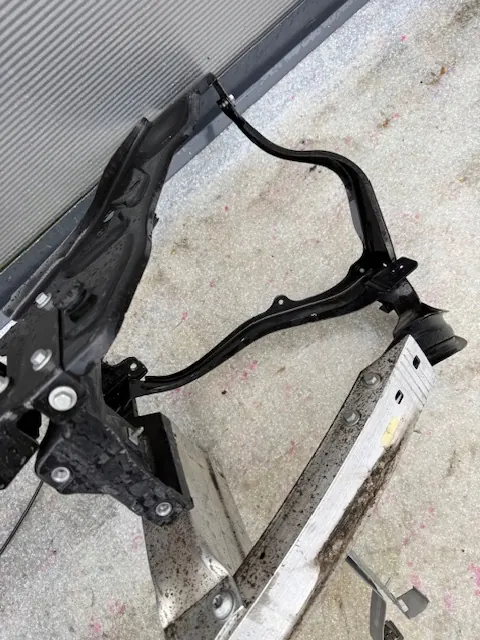 MERCEDES TRAVESE SUPERIORE ANTERIORE CLS 218 W218 image 4