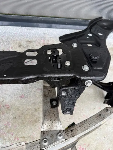 MERCEDES TRAVESE SUPERIORE ANTERIORE CLS 218 W218 image 5