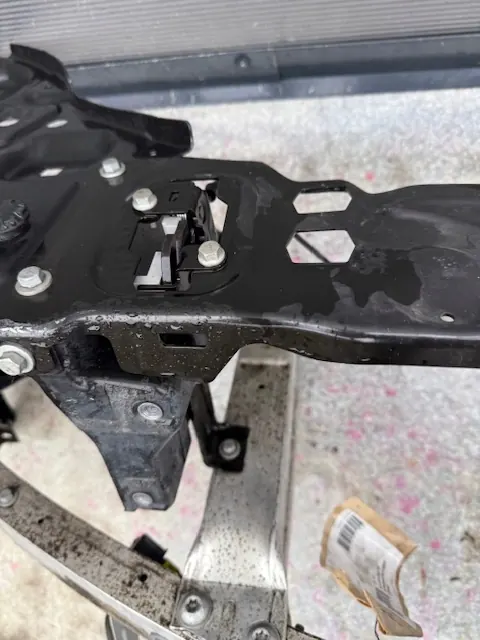 MERCEDES TRAVESE SUPERIORE ANTERIORE CLS 218 W218 image 6