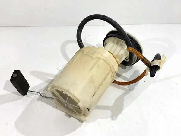 Brandstofpomp Audi A4 B6 1.6 102PK 00-05 8E0919051L image 2