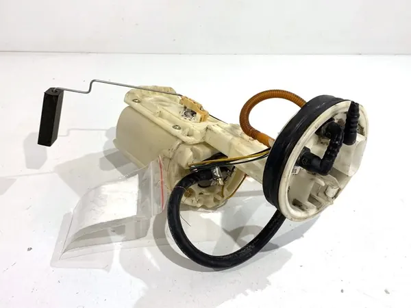 Brandstofpomp Audi A4 B6 1.6 102PK 00-05 8E0919051L image 3