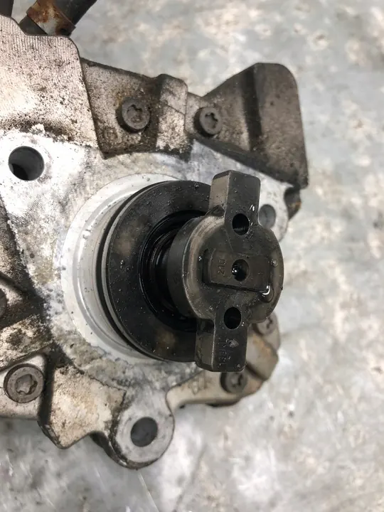 Kraftstoffpumpe 1.4 1ND Toyota 22100-33050 image 3