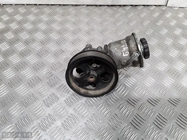 Pompe de direction assistée Toyota OEM AM-523450 d'occasion image 2