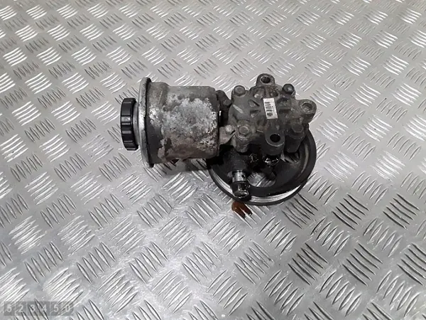 Pompe de direction assistée Toyota OEM AM-523450 d'occasion image 4