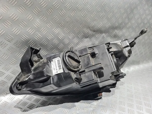 Oikea Etuvalo Opel Astra J image 7