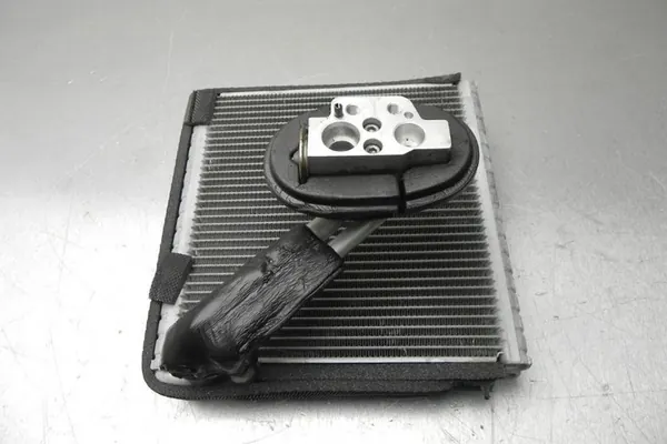 Ilmastointijäähdytin VW GOLF VI 2012 3C1820103B image 3