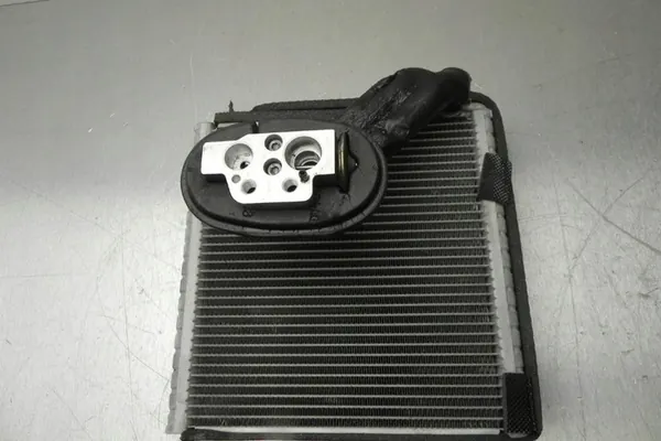 Ilmastointijäähdytin VW GOLF VI 2012 3C1820103B image 4