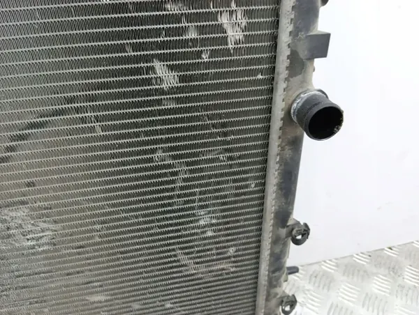 Radiateur d'eau Peugeot 307 2002 OEM 9647421380 image 6